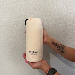 GWP Chanel Soft Blanket w/ Black Lining & Case